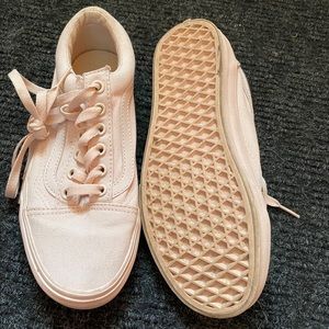 Monochrome Vans Oldskools